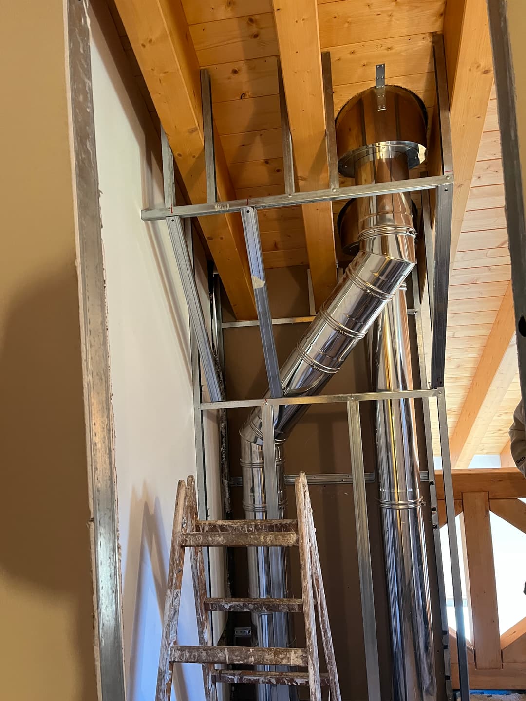 Struttura per copertura canna fumaria in cartongesso